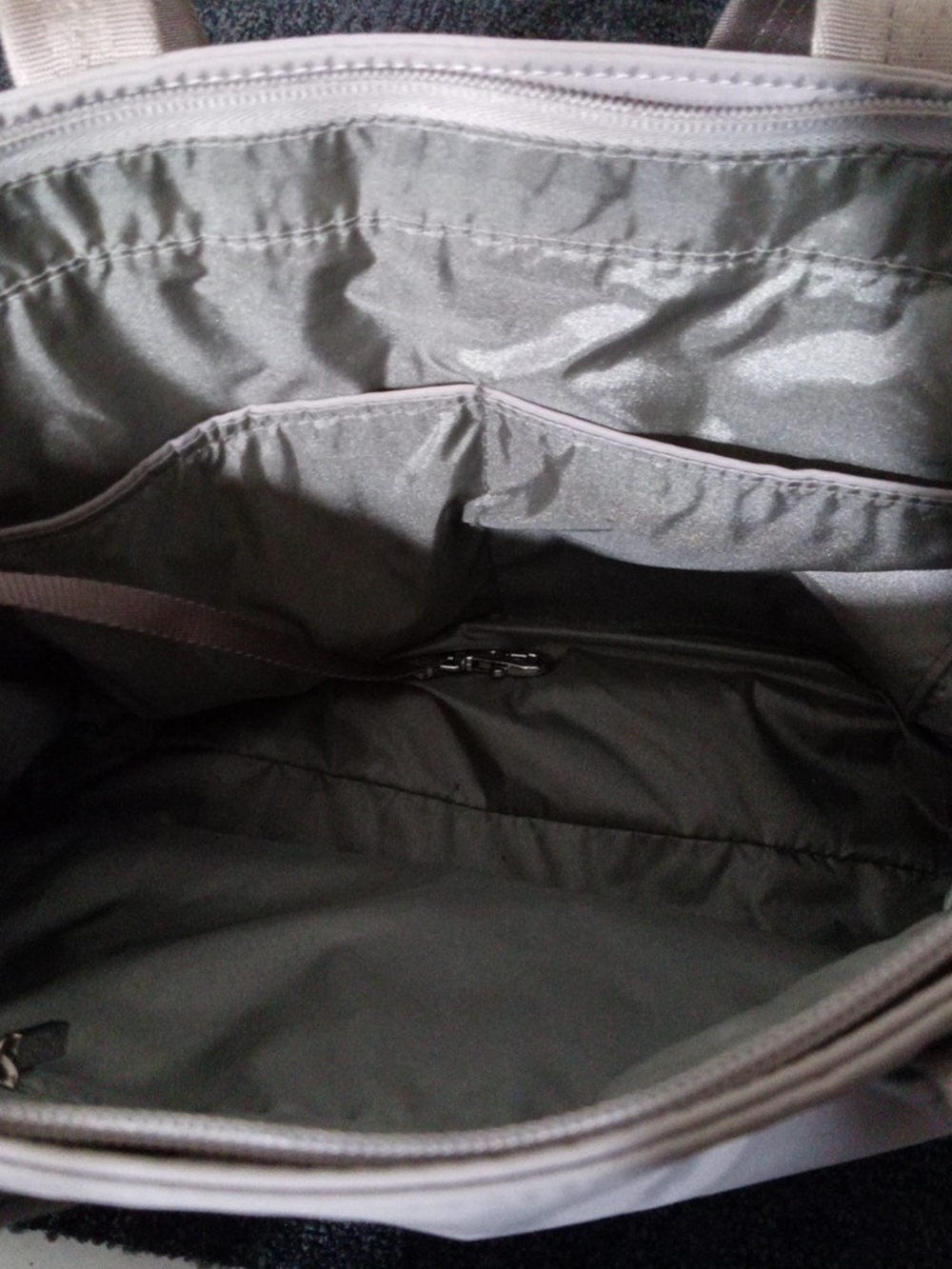 Light Gray Women's Tote with Front Zip Pocket - Hedgren - Picture 7 of 7